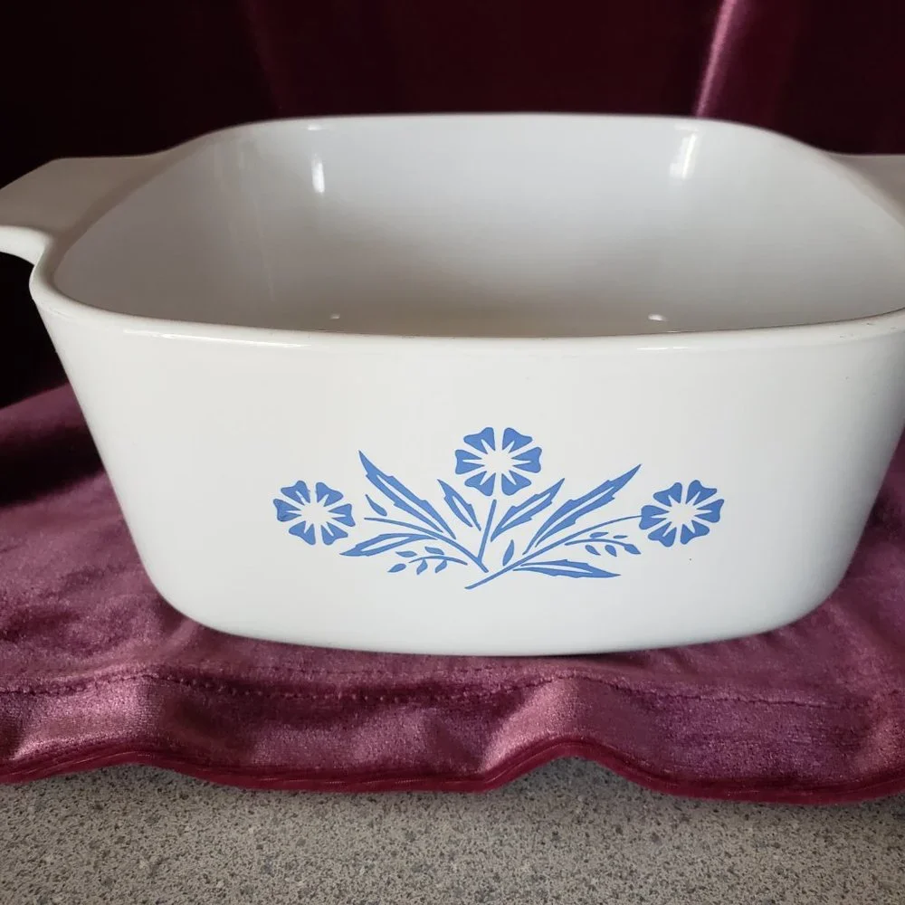 VTG CORNING WARE BLUE CORNFLOWER  SQUARE CASSEROLE DISH
